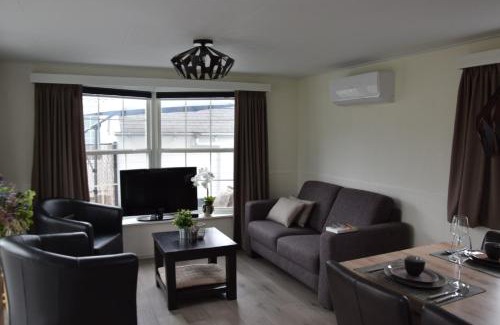 Oisterwijk Ski Chalet | Delightful Retreat with Ocean Views & Efteling Nearby