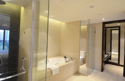 Huadu Hotel | Comfortable Stay at Holiday Inn Airport Guangzhou, IHG