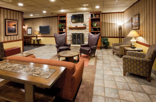 Alexandria Hotel | Experience Holiday Inn Alexandria: Family-Friendly Getaway