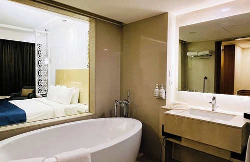 Ranjit Avenue Hotel | Stylish 4-Star Holiday Inn Amritsar with Pool & Spa