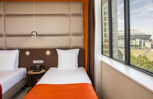 Zuidoost Hotel | Discover Holiday Inn Amsterdam - Arena Towers: 4-Star Comfort