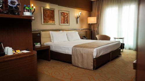 Kavaklidere Hotel | Discover Holiday Inn Ankara-Kavaklidere: 4-Star Comfort