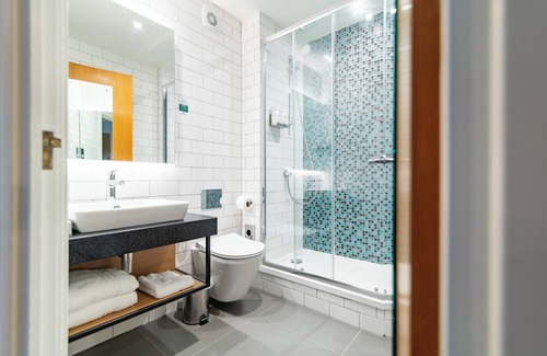 Ashford Hotel | Relax at Holiday Inn Ashford North A20 - 4-Star Comfort