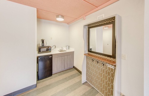 Auburn Hotel | Discover Holiday Inn Auburn-Finger Lakes Region Hotel