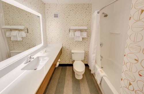 Auburn Hotel | Discover Holiday Inn Auburn-Finger Lakes Region Hotel