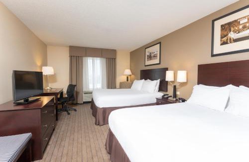 Aurora Hotel | Inviting Holiday Inn Aurora North - Naperville with Pool