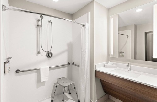 Round Rock Hotel | Discover Holiday Inn Austin North Round Rock with Pool Access