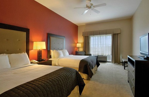 Batesville Hotel | Discover Holiday Inn Batesville: Family-Friendly Getaway