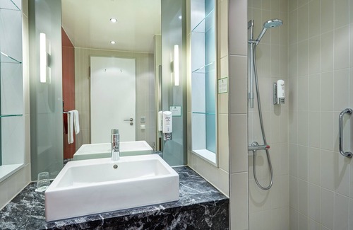 Schoenefeld Hotel | Comfortable Stay at Holiday Inn Berlin Airport Conference Centre