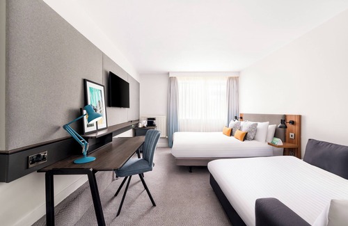 Birmingham Hotel | Discover Holiday Inn Birmingham M6 Jct7: Comfort & Amenities