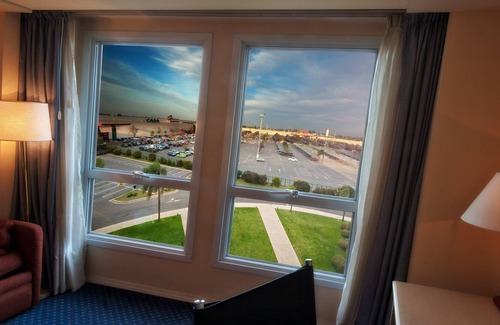 Cordoba Hotel | Discover Holiday Inn Córdoba: Family-Friendly Getaway