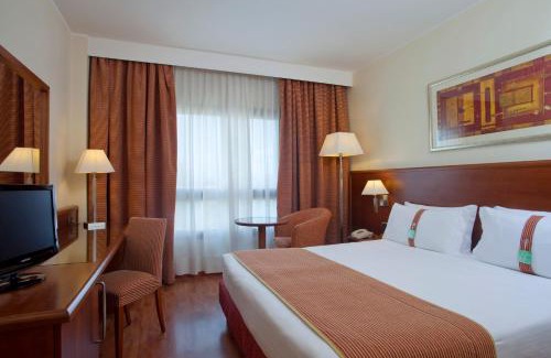 Province of Cagliari Hotel | Discover Holiday Inn Cagliari: Pet-Friendly Oceanfront Oasis