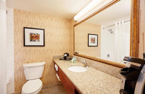Mount Saint Joseph Hotel | Welcoming Holiday Inn Cincinnati Airport: Pool & Spa Awaits