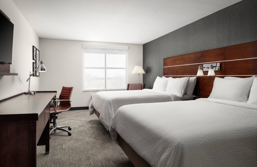West Chester Hotel | Discover Holiday Inn Cincinnati Liberty Way: Family-Friendly Stay