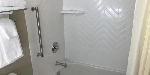 Clarkston Hotel | Inviting Holiday Inn - Clarkston - Lewiston with Premium Amenities