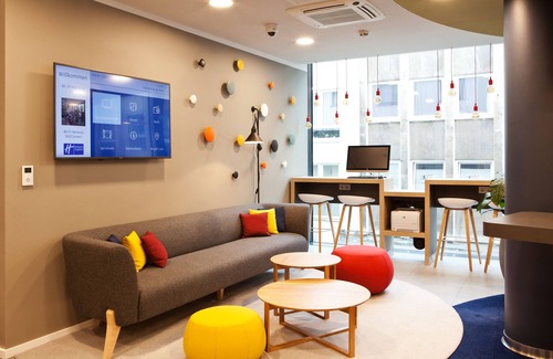 Altstadt I Hotel | Eco-Friendly Stay at Holiday Inn Express Mulheim - Ruhr
