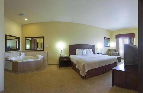 Parker Hotel | Top-Rated Holiday Inn Denver-Parker with Pool & Spa