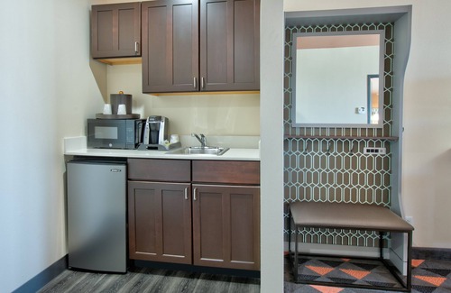 Fort Worth Hotel | Comfortable Stay at Holiday Inn DFW South with Great Amenities