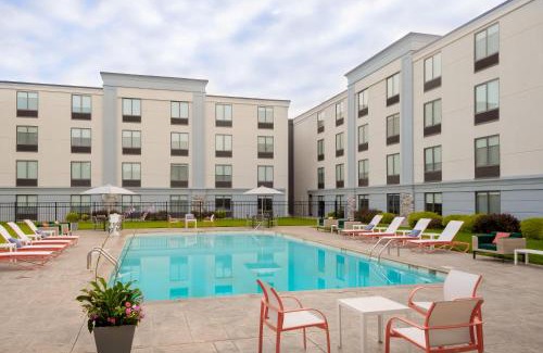 East Windsor Hotel | Inviting Holiday Inn East Windsor: Family-Friendly Amenities