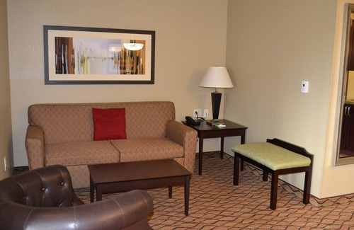 Eau Claire Hotel | Discover Holiday Inn Eau Claire South I-94: Top-Rated Comfort