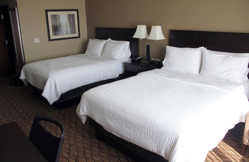 Eau Claire Hotel | Discover Holiday Inn Eau Claire South I-94: Top-Rated Comfort
