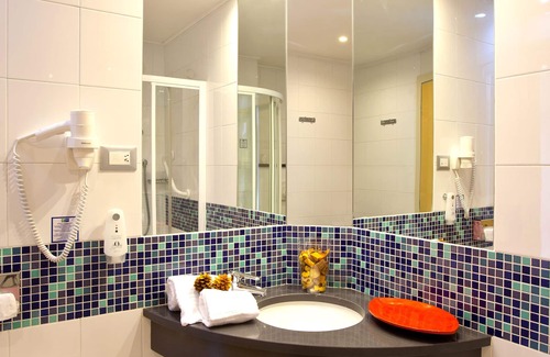 Reggio nell'Emilia Hotel | Comfortable Holiday Inn Express Reggio Emilia with Spa & Dining