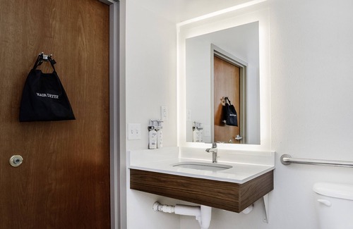 Walterboro Hotel | Welcoming Holiday Inn Express Walterboro - Family-Friendly Stay