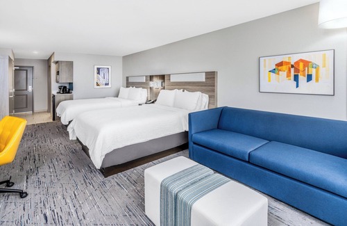 Colorado Springs Hotel | Discover Holiday Inn Express & Suites Colorado Springs First & Main