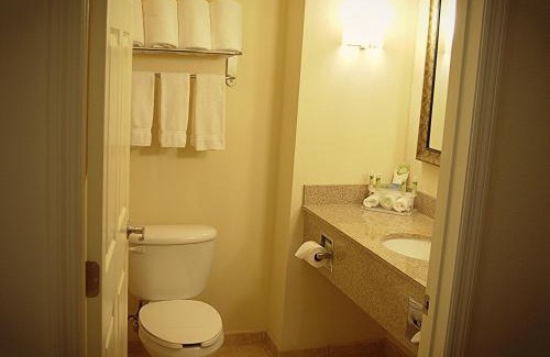 De Funiak Springs Resort | Pet-Friendly Retreat at Holiday Inn Express DeFuniak Springs