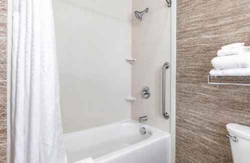 New Martinsville Hotel | Discover Holiday Inn Express & Suites New Martinsville