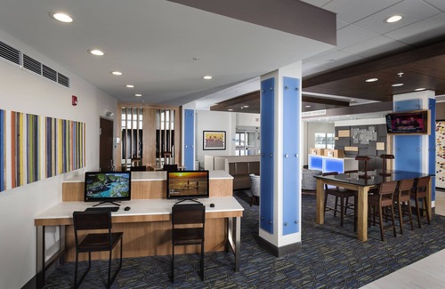 West Des Moines Hotel | Top-Rated Holiday Inn Express & Suites West Des Moines