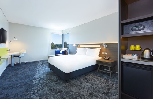 Macquarie Park Hotel | Eco-Friendly Holiday Inn Express Sydney Macquarie Park