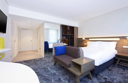 Macquarie Park Hotel | Eco-Friendly Holiday Inn Express Sydney Macquarie Park