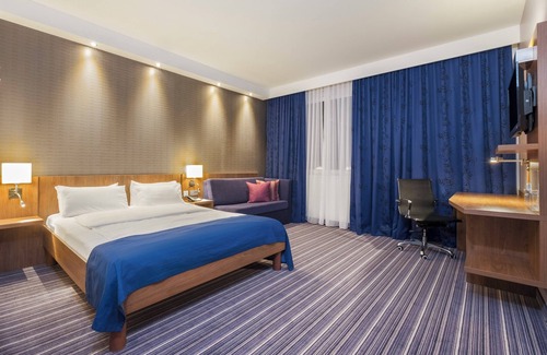Waggershausen Hotel | Discover Holiday Inn Express Friedrichshafen - Guest Rated 8.8