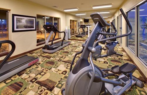 Pleasant Prairie Hotel | Relax at Holiday Inn Express Pleasant Prairie-Kenosha