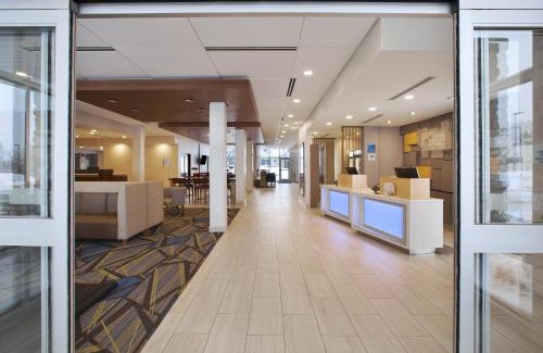 Auburn Hills Hotel | Comfortable Stay at Holiday Inn Express - Auburn Hills South