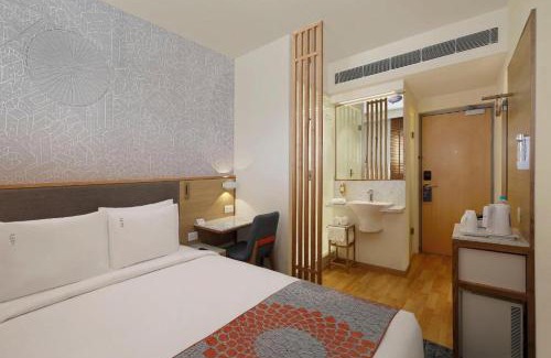 Prahlad Nagar Hotel | Comfortable Stay at Holiday Inn Express Ahmedabad Prahlad Nagar