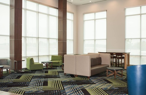 Fultondale Hotel | Comfortable Stay at Holiday Inn Express Birmingham North