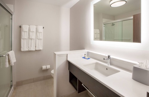 Fultondale Hotel | Comfortable Stay at Holiday Inn Express Birmingham North