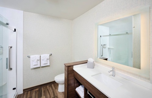 Brantford Hotel | Top-Rated Holiday Inn Express & Suites Brantford Awaits You