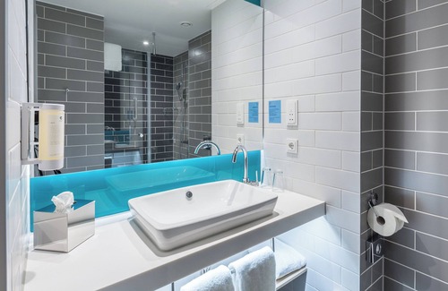 Innenstadt Hotel | Comfortable Stay at Holiday Inn Express Potsdam with Breakfast