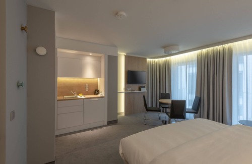 Innenstadt Hotel | Comfortable Stay at Holiday Inn Express Potsdam with Breakfast
