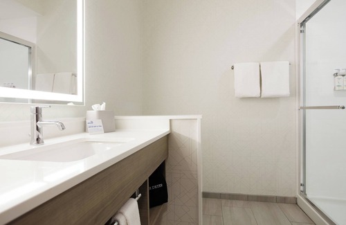 Linden Hotel | Holiday Inn Express and Suites Linden by IHG