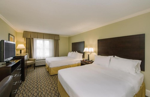 Merrimack Hotel | Discover Holiday Inn Express & Suites Merrimack with Ocean Views