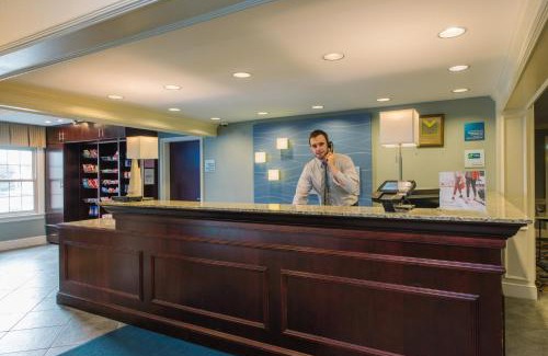 Merrimack Hotel | Discover Holiday Inn Express & Suites Merrimack with Ocean Views