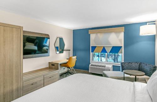 Laurel Hotel | Discover Holiday Inn Express & Suites - Nokomis/Sarasota