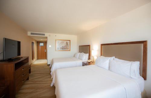Celaya Hotel | Relax at Holiday Inn Express and Suites Celaya - 4 Star Stay