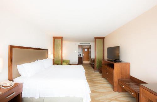 Celaya Hotel | Relax at Holiday Inn Express and Suites Celaya - 4 Star Stay