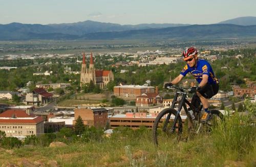 Helena Hotel | Discover Holiday Inn Express and Suites Helena with Pool & Views