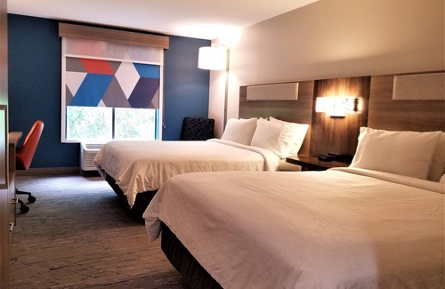 Apex Hotel | Top-Rated Holiday Inn Express Apex: Family-Friendly Retreat